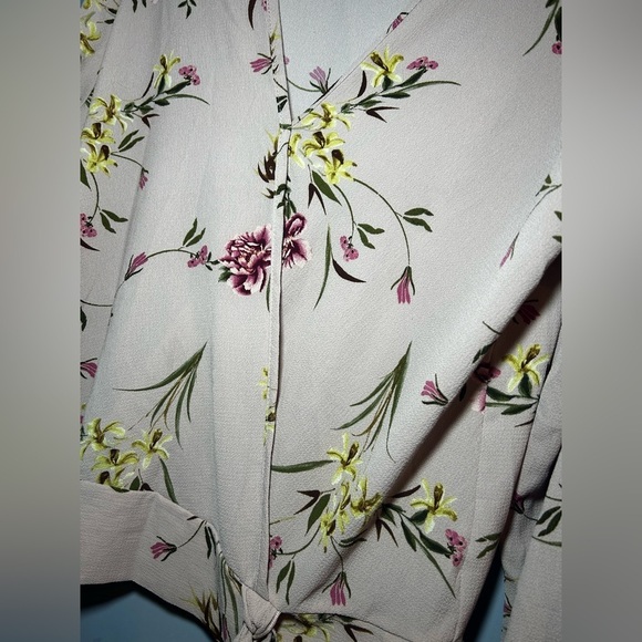 ‘Free Kisses’ front twist tie blouse, XL, new condition - Picture 4 of 6